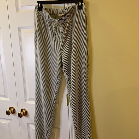Olivia Rose Large stretch gray stripe joggers “sleepwear”. - Picture 2 of 11